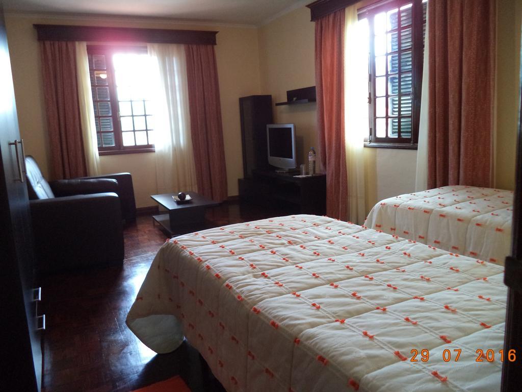 Hospedagem Casa Do Largo Hotell Santo da Serra Exteriör bild
